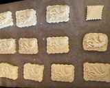 A picture of step 4 of Edible flower cookies.