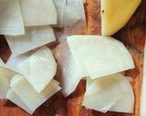 Foto langkah ke 2 dari resep Kering kentang pedas manis.