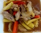 รูปขั้นตอนการทำที่ 4 ของ หมูผัดยอดข้าวโพด