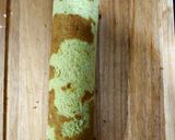 Une image de l'étape 5 de BÛCHE ROULÉE FRAMBOISES & PISTACHES.