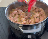 Foto del paso 4 de la receta: Pavo guisado con alcachofas y guisantes