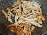 Pechuga de pollo salteada con vegetales