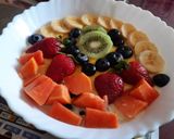 A picture of step 3 of Fruit custard.