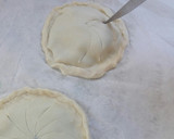 Foto del paso 6 de la receta: Tartaletas de hojaldre con crema de pistachos y cerezas