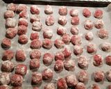 A picture of step 4 of Italian meatballs aka Polpette.