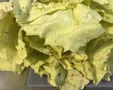 Une image de l'étape 1 de Salade d'endives et Castelfranco aux pignons de pin et leerdammer.