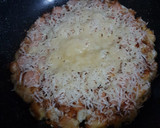 Foto langkah ke 4 dari resep Pizza roti simple.