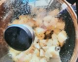 A picture of step 5 of Aloo palak.
