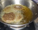 सिंघाड़े के आटे की पूरी (singhare ki atte ki poori recipe in Hindi) रेसिपी चरण 3 फोटो