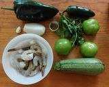 Foto del paso 1 de la receta: Chile relleno de camarones con falso guacamole