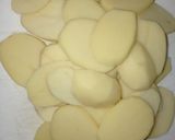 عکس مرحله 2 از دستور 🍟🥔 سیب‌زمینی سرخ‌کرده 🥔🍟