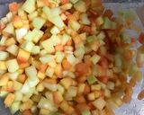 Foto langkah ke 1 dari resep Asinan pepaya mengkel kotak.