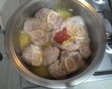 A picture of step 3 of Ossobuco alla Milanese.