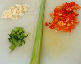 Foto langkah ke 1 dari resep Tumis Pare dengan cumi asin goreng sambal Matah.