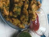 पालक के पकौड़े (Palak ke pakode recipe in Hindi)