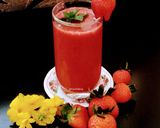 A picture of step 1 of Strawberry Juice.