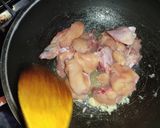 A picture of step 1 of Chinese rice with chicken Chilli.