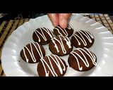 A picture of step 6 of Eggless chocolate cake in appam patra.