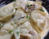 Foto del paso 11 de la receta: Capeletis de albahaca rellenos de pollo con salsa de champiñones