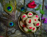 নারকেলের লাড্ডু (narkeler ladoo recipe in Bengali) রেসিপি ধাপ - 6 ছবি