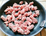 Foto del passaggio 2 della ricetta Spadellata di Salsiccia ed asparagi