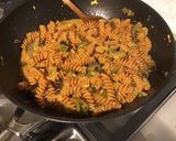 Une image de l'étape 12 de Fusilis de lentilles corail aux légumes du jardin et mozzarella di buffala.