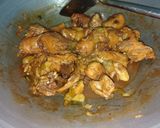 Foto langkah ke 4 dari resep GATA-33: TULANG AYAM MASAK KECAP.