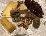 Φωτογραφία βήματος 1 της συνταγής Charcuterie board (Πλατώ τυριών και αλλαντικών)