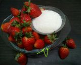 Foto langkah ke 1 dari resep Selai Strawberry.