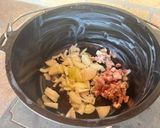Paprikás krumpli lecsóval szabadtűzön holland sütőben/Dutch Ovenben recept fázis 1 fotója