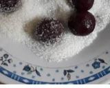 Foto langkah ke 3 dari resep Red Velvet Thumprint Cookies.