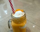 A picture of step 3 of Mango Milkshake.