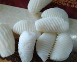 A picture of step 3 of Jhinuk kheer.