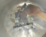A picture of step 3 of Kilishi rice and green shredded beef.