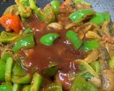 A picture of step 5 of Bellpepper Mushroom Gravy.