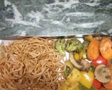 A picture of step 4 of Sauteed vegetables with noodles.