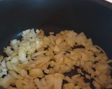 Foto del paso 2 de la receta Guiso de patatas con calamar, alcachofas y habitas tiernas