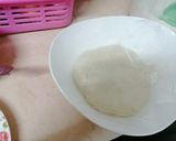A picture of step 1 of Choma sausage pizza.
