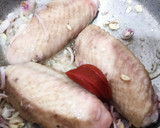 Foto del paso 2 de la receta: Alas de pavo en salsa