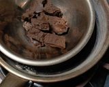 Foto langkah ke 1 dari resep Brownies Ketan Hitam Keju Lumer 2 Telur.