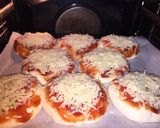 Gluténmentes virslis-ketchupos csónakok recept fázis 5 fotója