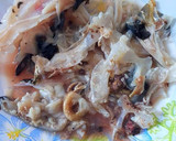 Foto del paso 7 de la receta: Cazuela de lubina en salsa gelatinosa de cabeza de merluza