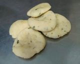 खस्ता मठरी (khasta mathri recipe in Hindi) रेसिपी चरण 2 फोटो