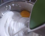 Foto langkah ke 2 dari resep Gluten Free Chiffon Tape Singkong.