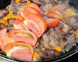 Foto del paso 3 de la receta: Masas de cerdo salteadas con zanahoria y tomate