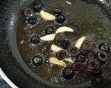 Foto del paso 3 de la receta: Ensalada de calamares y langostinos