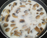 Foto del paso 5 de la receta: Merluza en salsa de champiñones