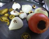 Foto del paso 1 de la receta: Salsa Mexicana al molcajete Jalapeño