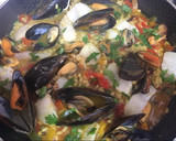 Foto del paso 8 de la receta: Arroz con mejillón y merluza (Fácil, rápido y ligero)