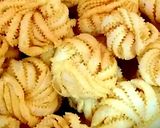 A picture of step 3 of Honey griwech, sesame seeds.